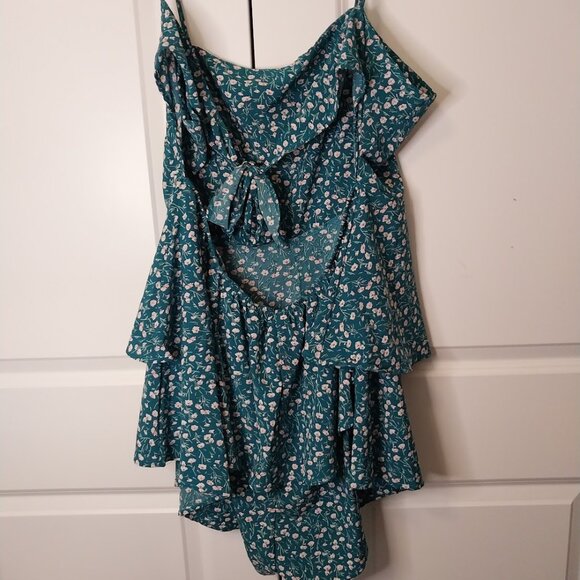 Shein Curve Flower Romper - Picture 6 of 7